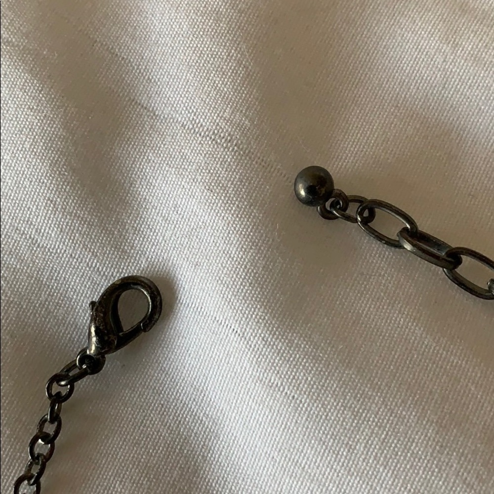 Black bead necklace with pendant - Picture 3 of 6